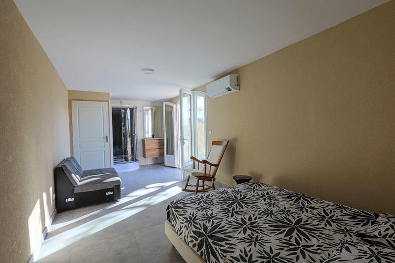 Maison - 205 m² - 9 pièces