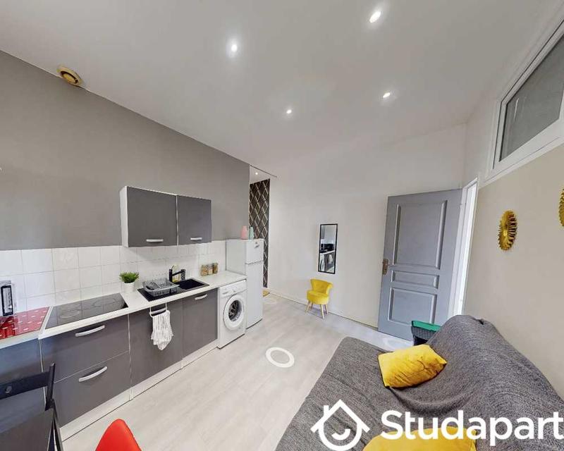 Chambre - 70 m² - 1 pièce