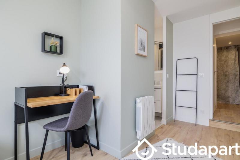 Chambre - 12 m² - 1 pièce