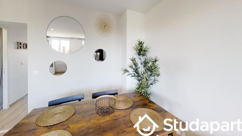 Chambre - 11 m² - 1 pièce