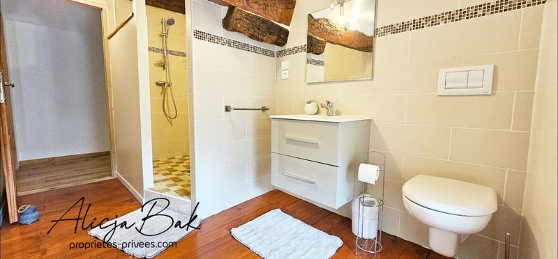 Maison - 255 m² - 12 pièces