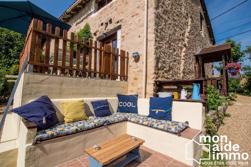 Maison - 240 m² - 15 pièces