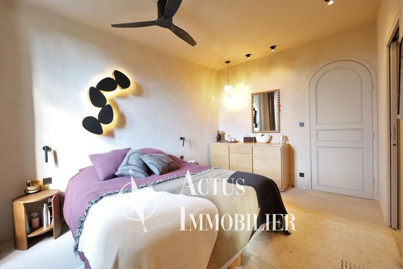 Maison - 182 m² - 7 pièces