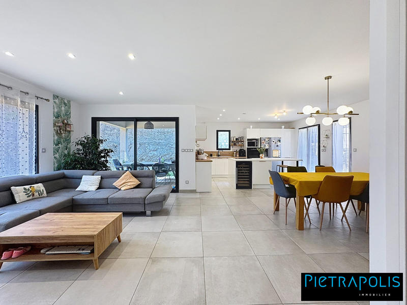 Maison - 112 m² - 5 pièces