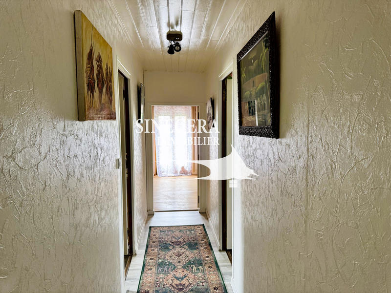 Maison - 243 m² - 10 pièces