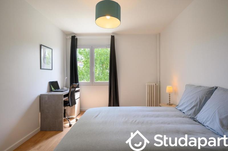 Chambre - 11 m² - 1 pièce