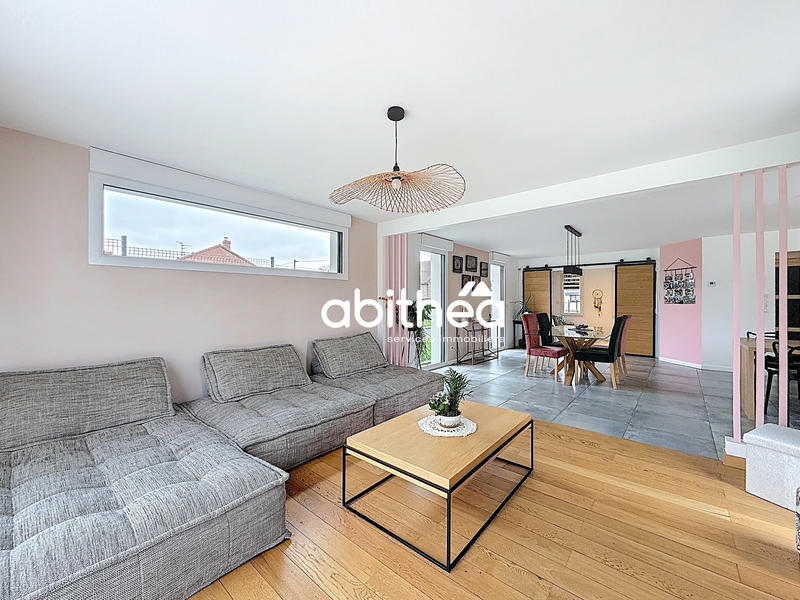 Maison - 181 m² - 8 pièces