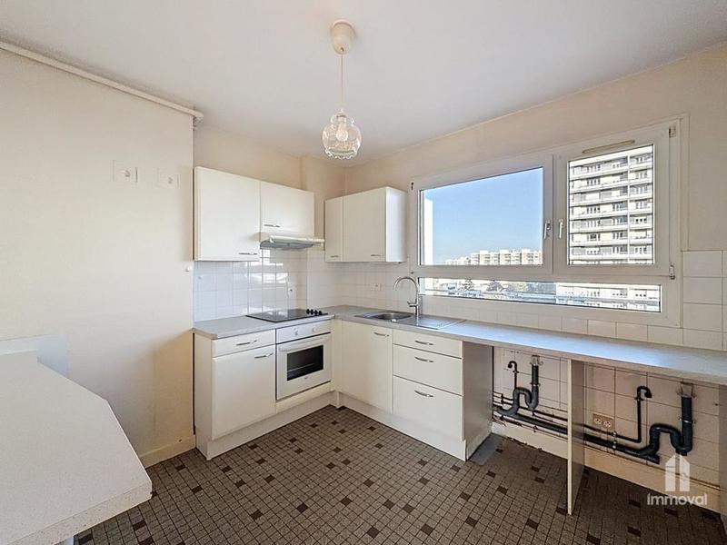 Appartement - 93 m² - 4 pièces