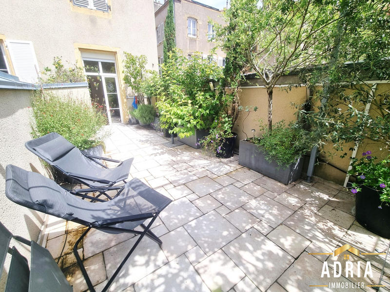 Appartement - 238 m² - 5 pièces