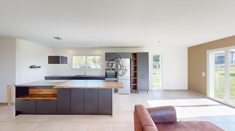 Maison - 100 m² - 4 pièces