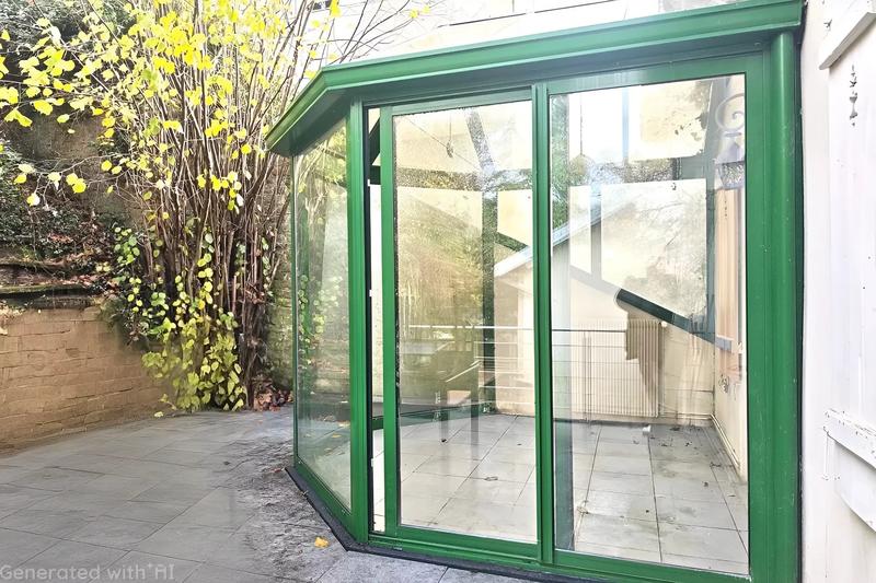 Maison - 205 m² - 9 pièces