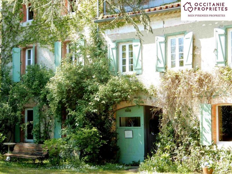 Moulin - 400 m² - 12 pièces