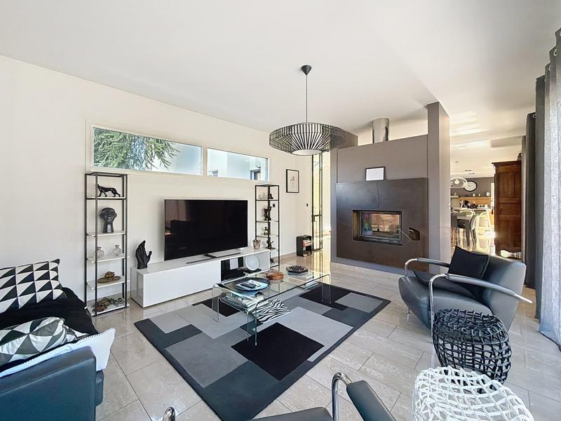 Maison - 195 m² - 6 pièces