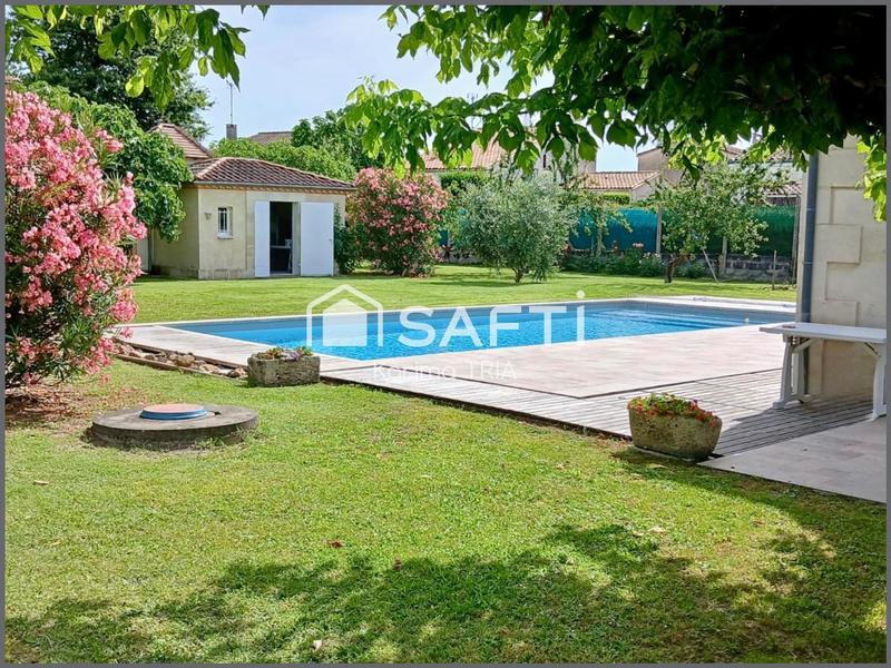 Maison - 236 m² - 7 pièces