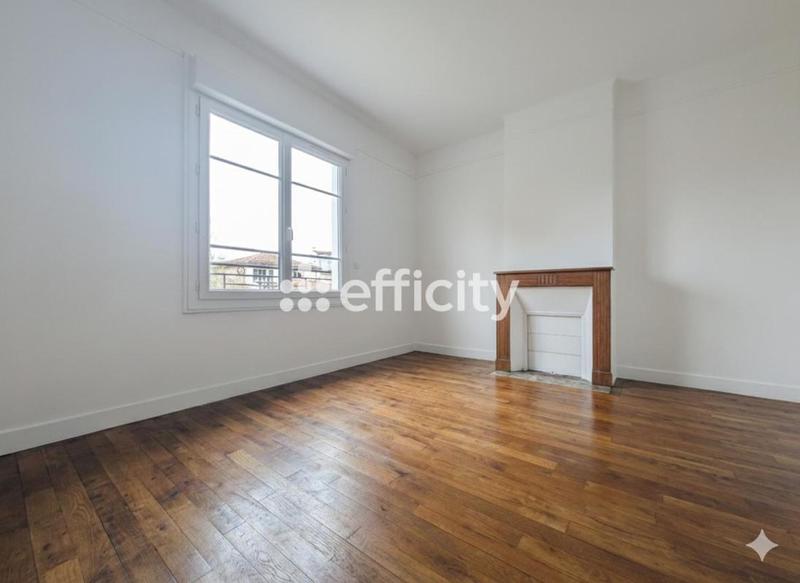 Maison - 170 m² - 8 pièces