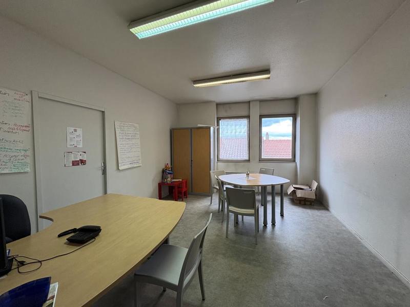 Local commercial - 470 m² - 15 pièces