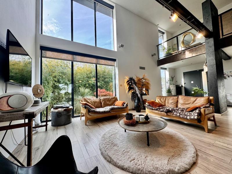 Maison d'architecte - 256 m² - 8 pièces