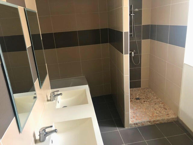 Immeuble - 162 m² - 11 pièces