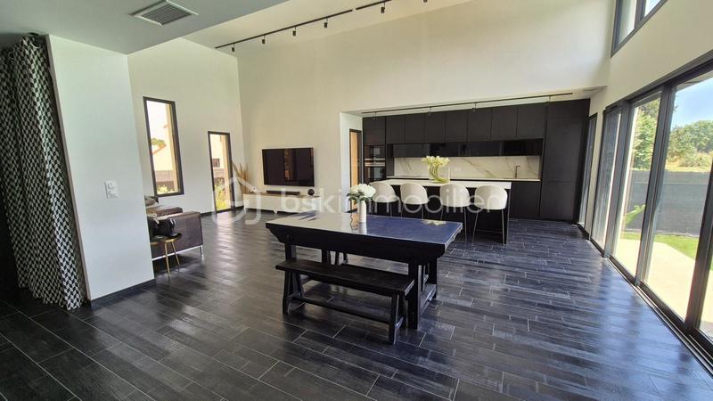 Villa - 140 m² - 5 pièces