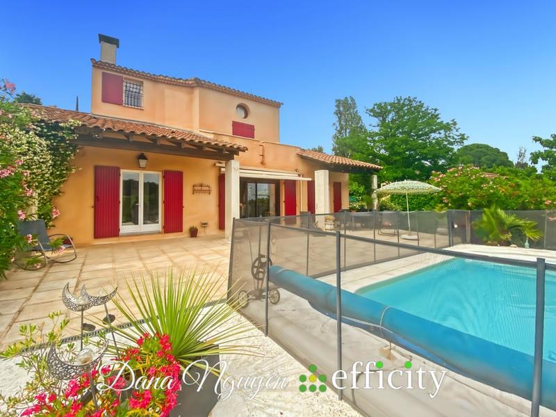 Villa - 180 m² - 7 pièces