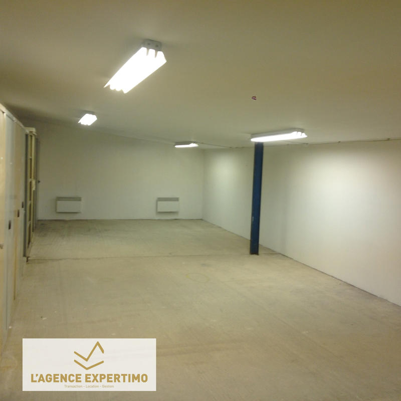 Entrepôt - 1 100 m²