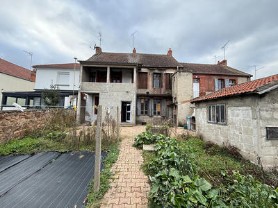 Maison - 151 m² - 10 pièces
