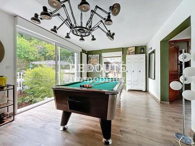 Maison - 220 m² - 6 pièces
