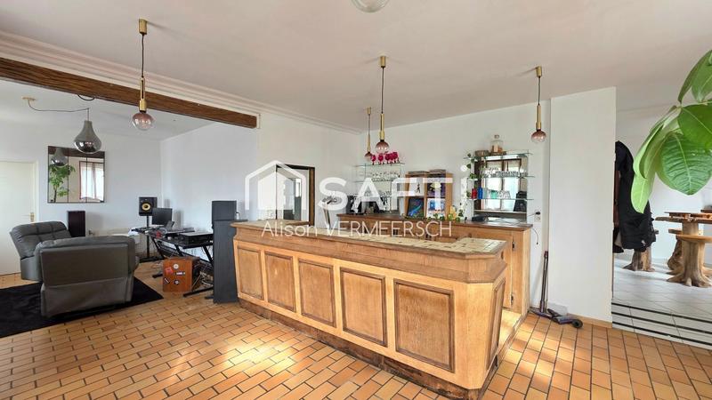 Maison - 266 m² - 9 pièces