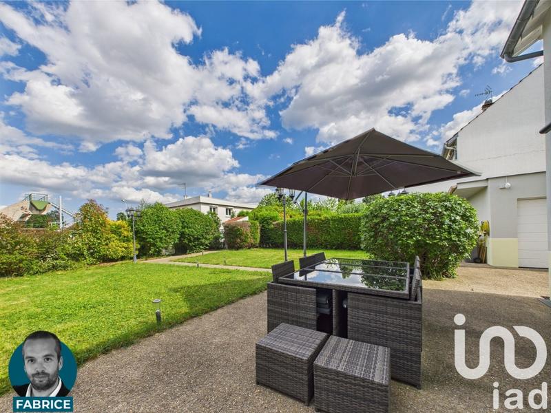 Maison - 216 m² - 8 pièces