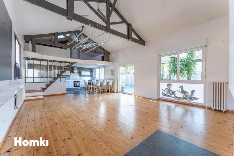 Maison - 210 m² - 7 pièces