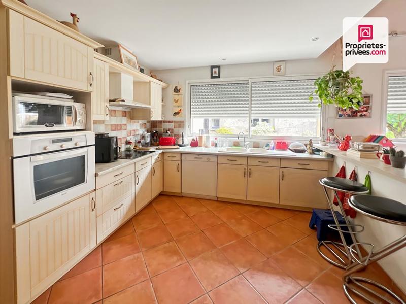 Maison - 372 m² - 11 pièces