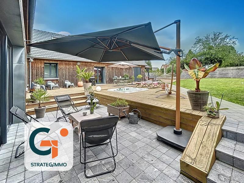 Maison - 240 m² - 7 pièces