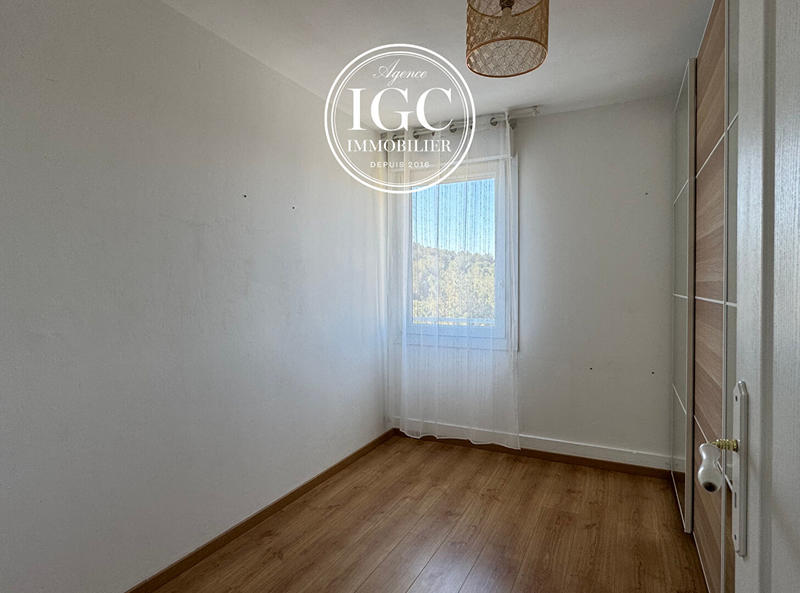 Appartement - 85 m² - 5 pièces