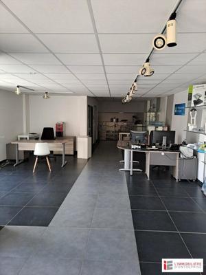 Local commercial - 413 m²