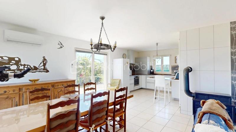 Maison - 163 m² - 5 pièces