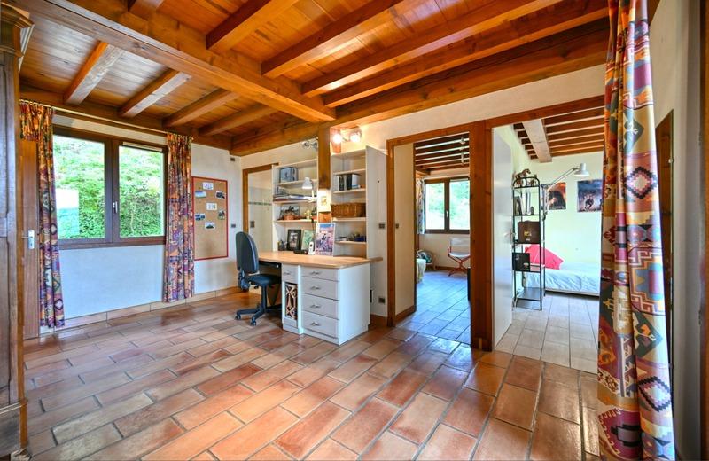 Maison - 250 m² - 10 pièces