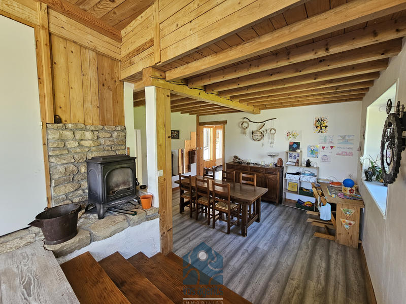 Maison - 258 m² - 9 pièces