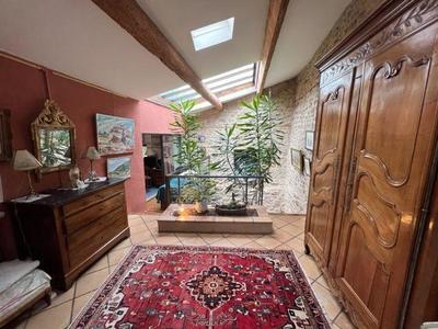 Maison - 218 m² - 8 pièces