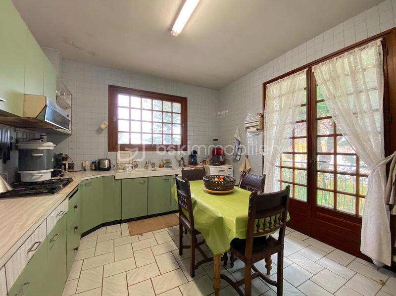 Maison - 248 m² - 8 pièces