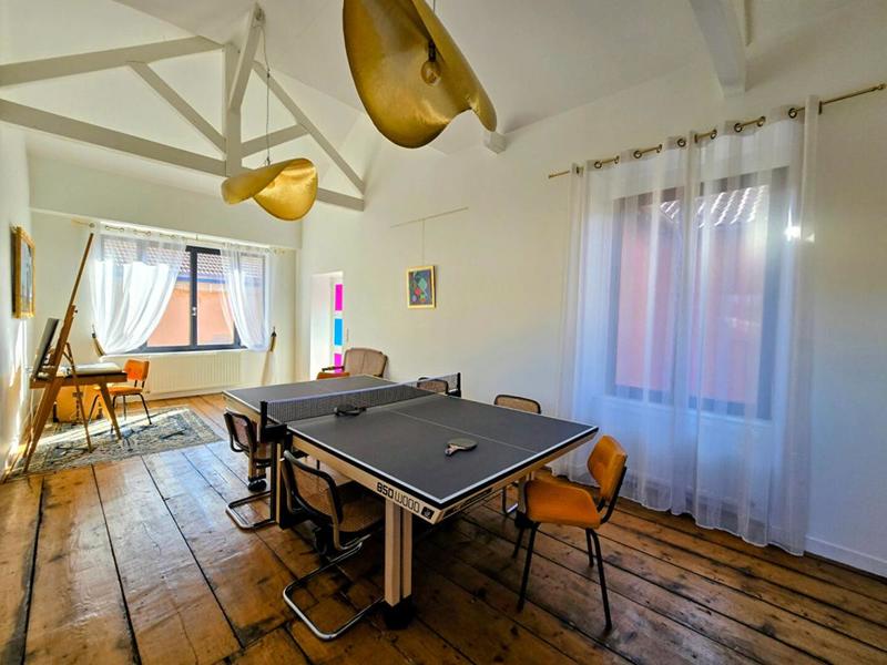 Maison - 460 m² - 13 pièces