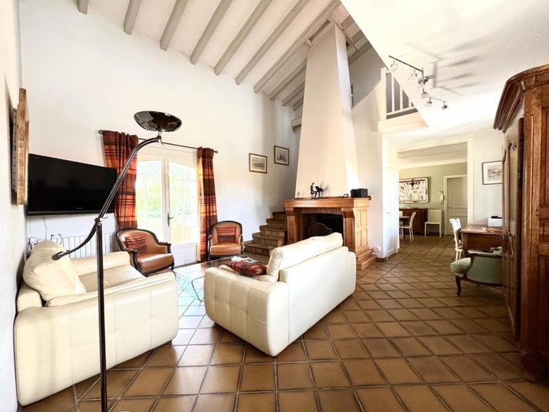 Demeure - 163 m² - 6 pièces