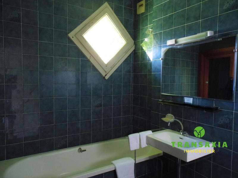 Maison contemporaine - 665 m² - 25 pièces