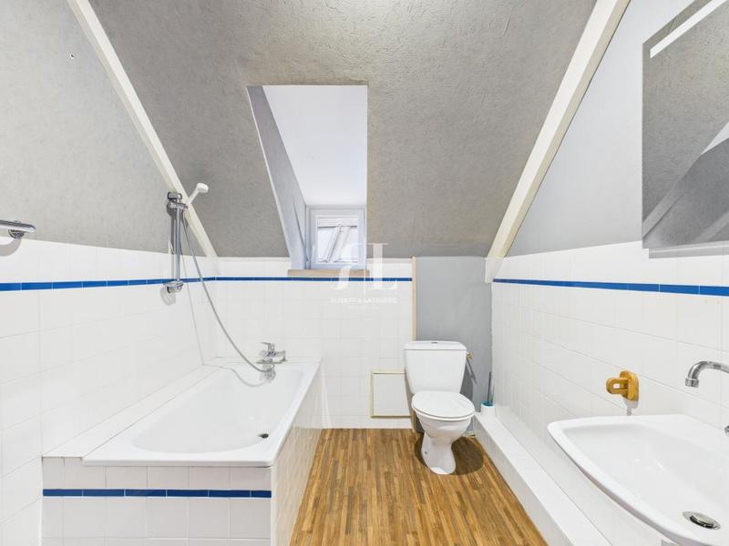 Maison - 161 m² - 6 pièces