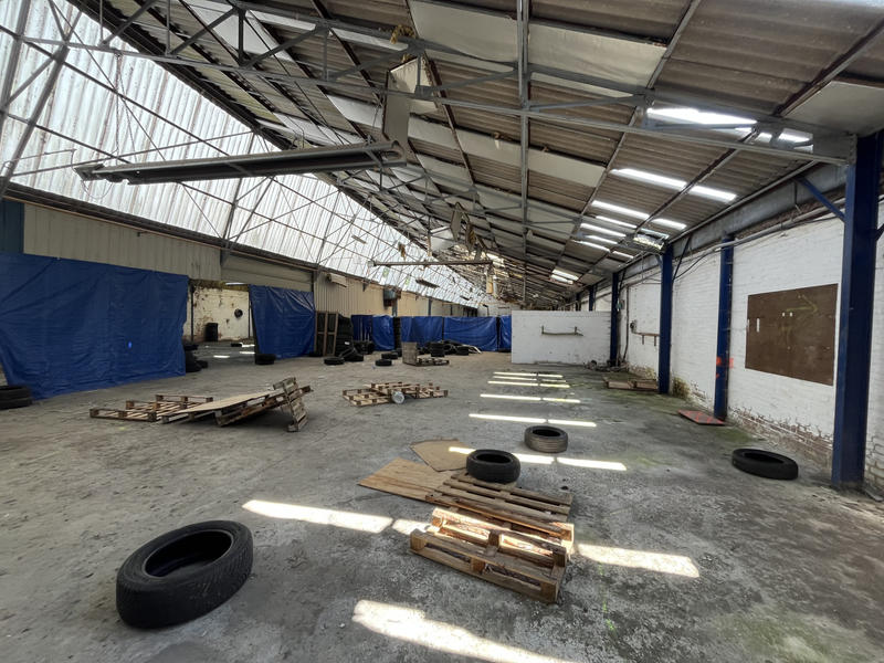 Terrain - 13 400 m²