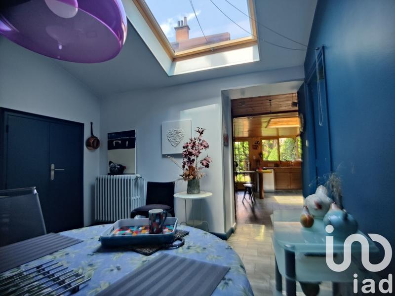 Maison - 186 m² - 8 pièces