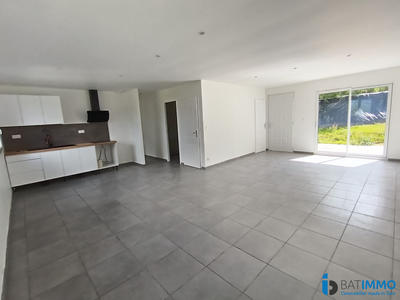 Villa - 90 m² - 4 pièces