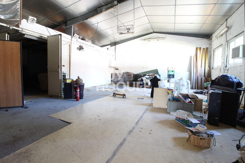 Local d'activité / Entrepôt - 300 m²