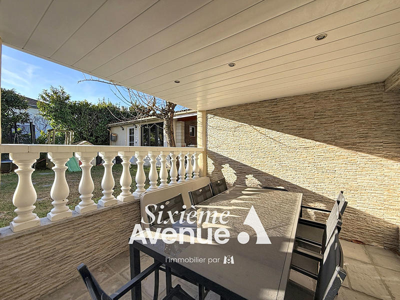 Maison - 181 m² - 7 pièces