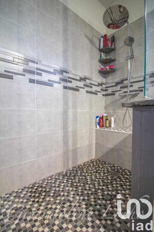 Maison - 225 m² - 6 pièces