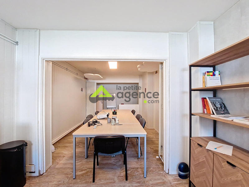 Local commercial - 240 m²